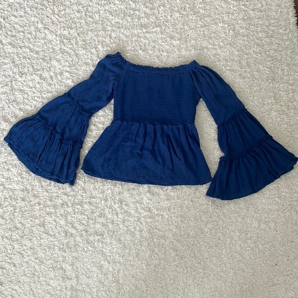 Altr’d State blue puffed sleeve shirt